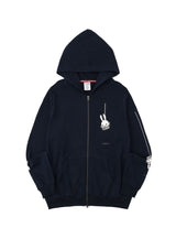 CUNE ZIP PARKA 吊るす