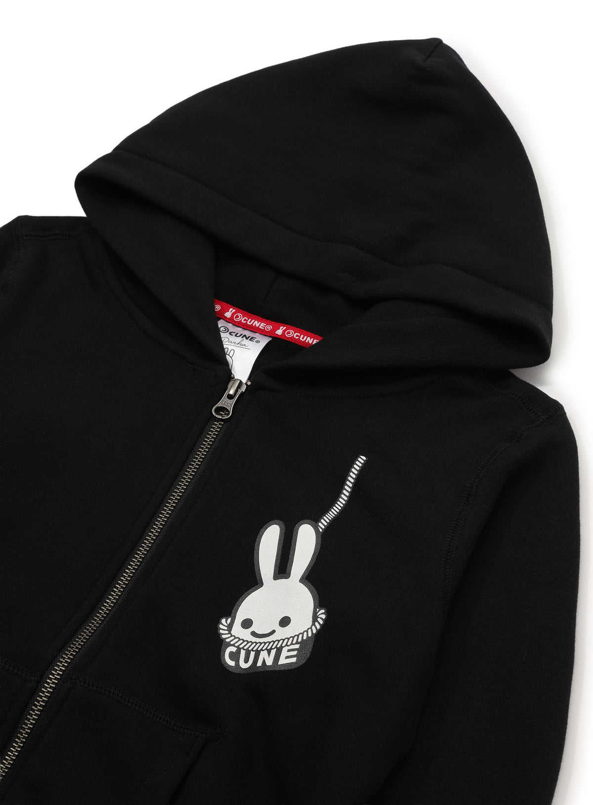 CUNE KIDS PARKA 吊るす
