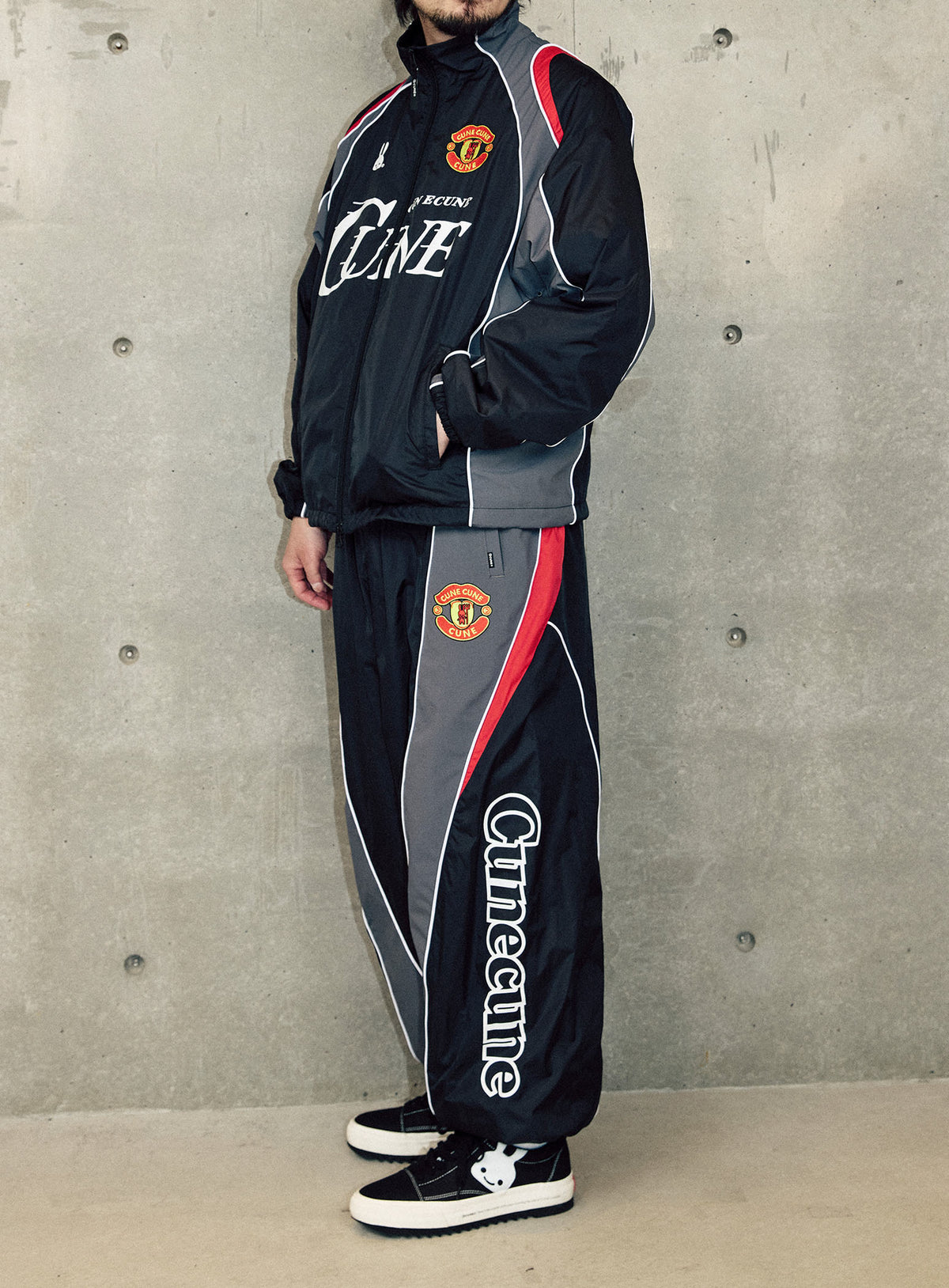 TEAM CUNE ナイロントラックジャケット BLACK